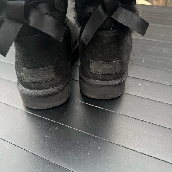UGG Black Bailey Bow 2 Sheepskin-Lined Boots - Picture 14 of 14